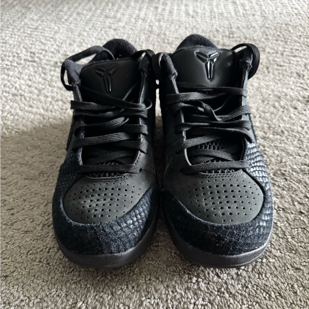 Nike Kobe 4 Proto Gift of Mamba FQ3544-001
Big kids size 5.5 New w/box